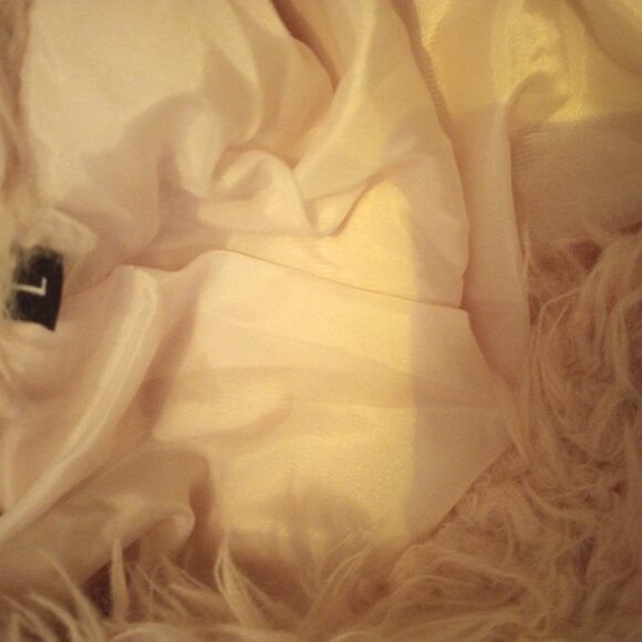 Faux fur mid length coat pale pink L w/pockets! New in bag! - Picture 4 of 7